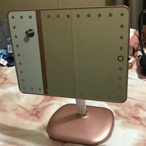 IMPRESSIONS VANITY TOUCH PRO LED MAKEUP MIRROR